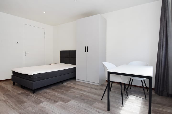 Photo 16 of Kanonstraat 76