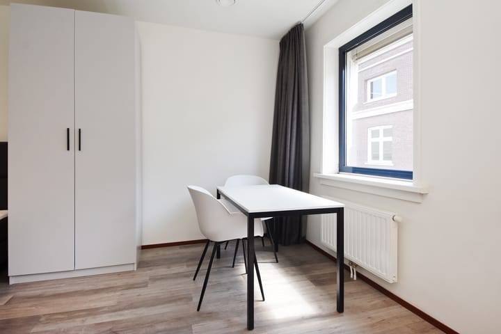 Photo 18 of Kanonstraat 76