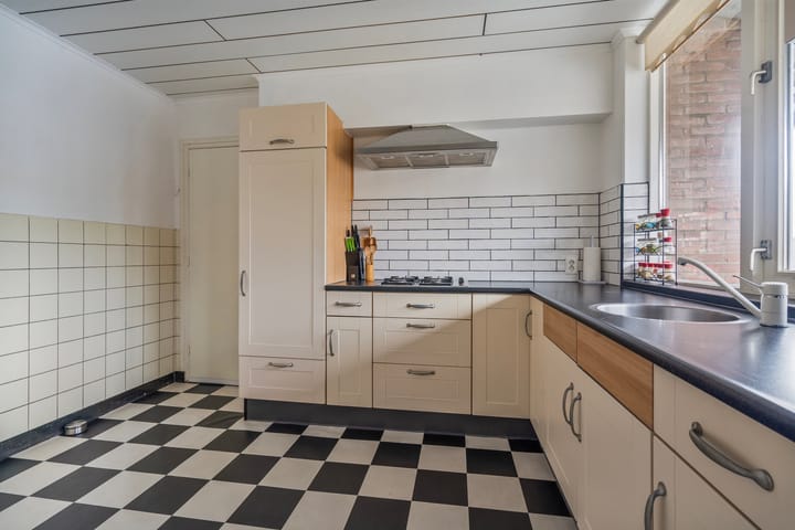 Foto 10 van Kouvenderstraat 153