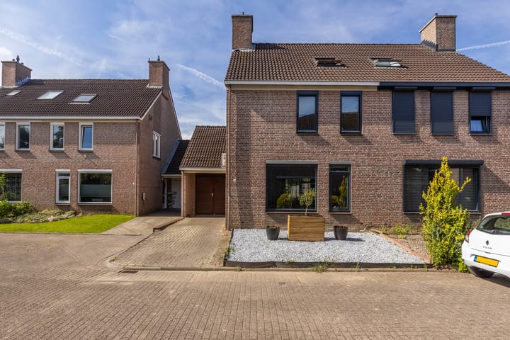 Foto 3 van Van Lintrehof 6