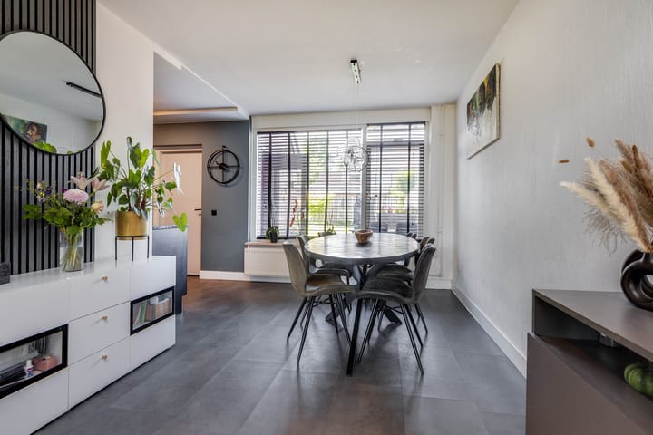 Foto 7 van Van Lintrehof 6