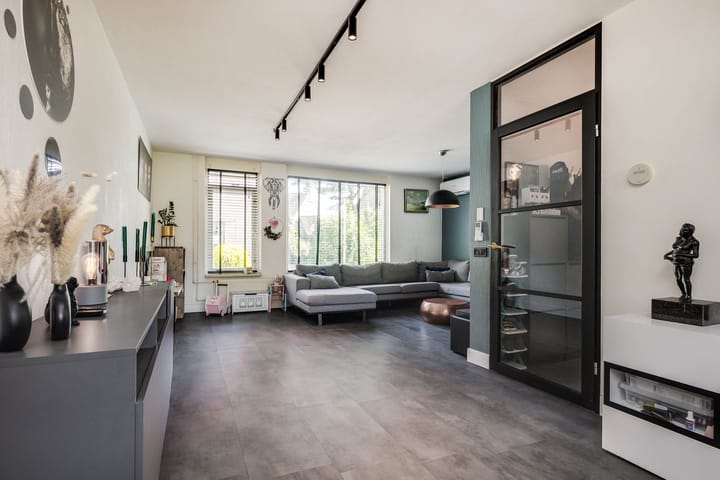 Foto 6 van Van Lintrehof 6