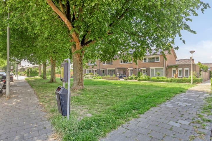 Photo 36 of Van Hogendorpweg 6