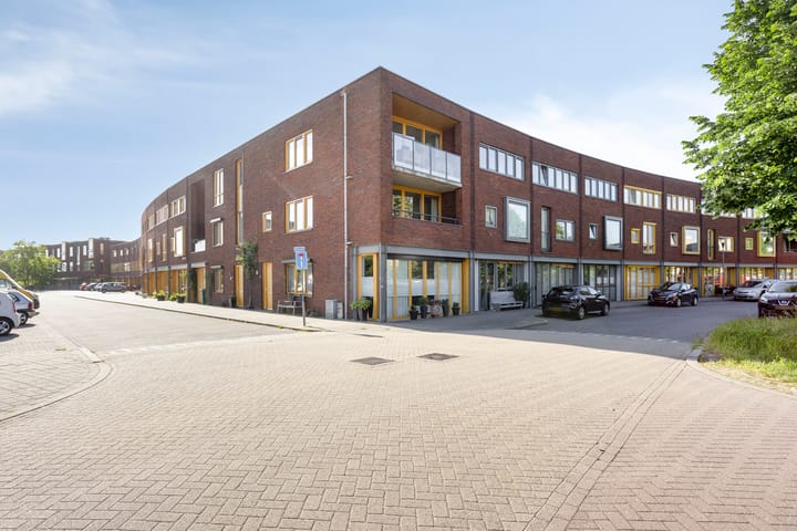 Foto 2 van John Lennonstraat 39