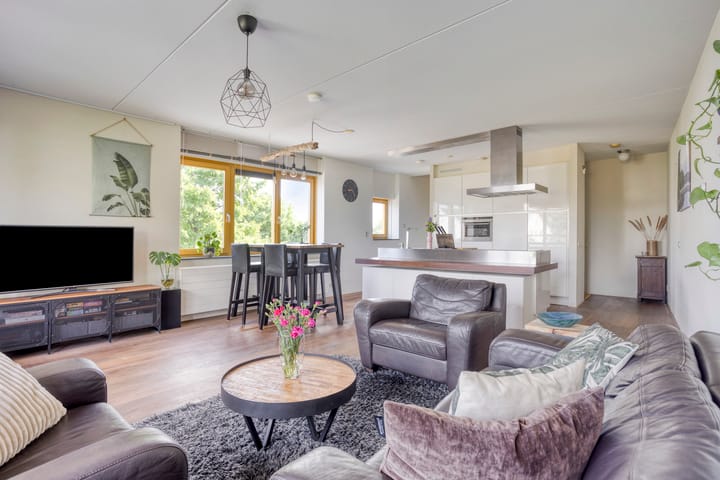 Foto 4 van John Lennonstraat 39