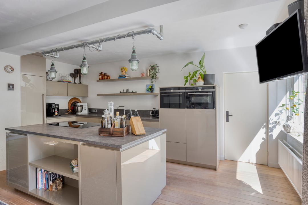 Photo 11 of Schweitzerlaan 35