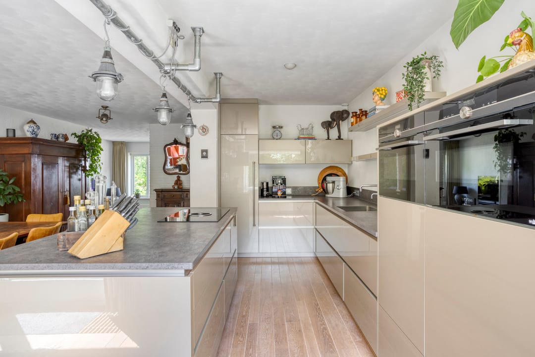 Photo 13 of Schweitzerlaan 35