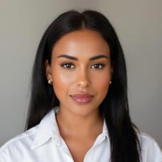 Nisaa Qureshi - Officemanager