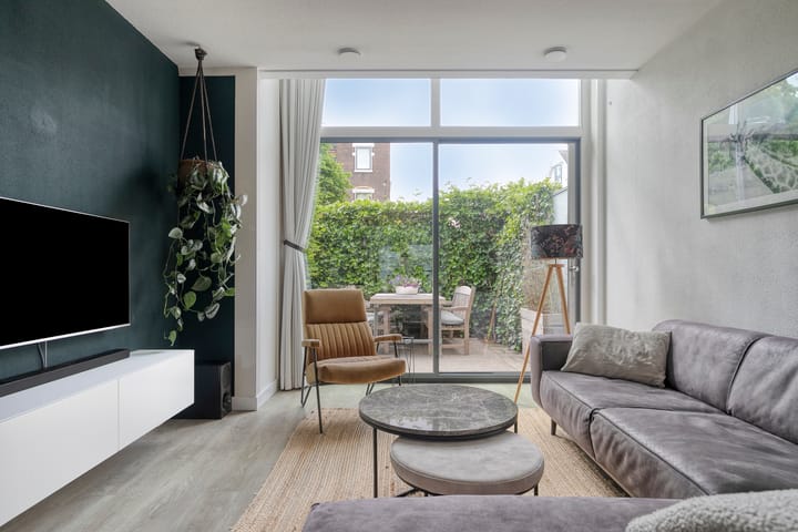 Foto 10 van de Ruyterstraat 80