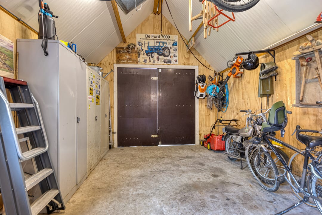 Foto 32 van Weersterweg 12