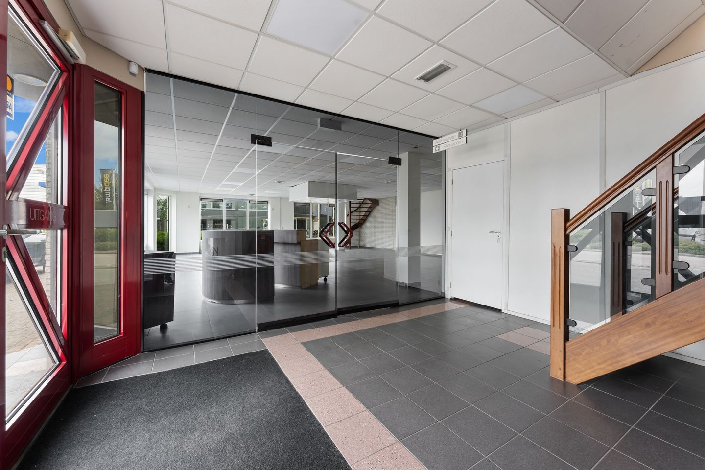 Bekijk foto 4 van Van 't Hoffstraat 25