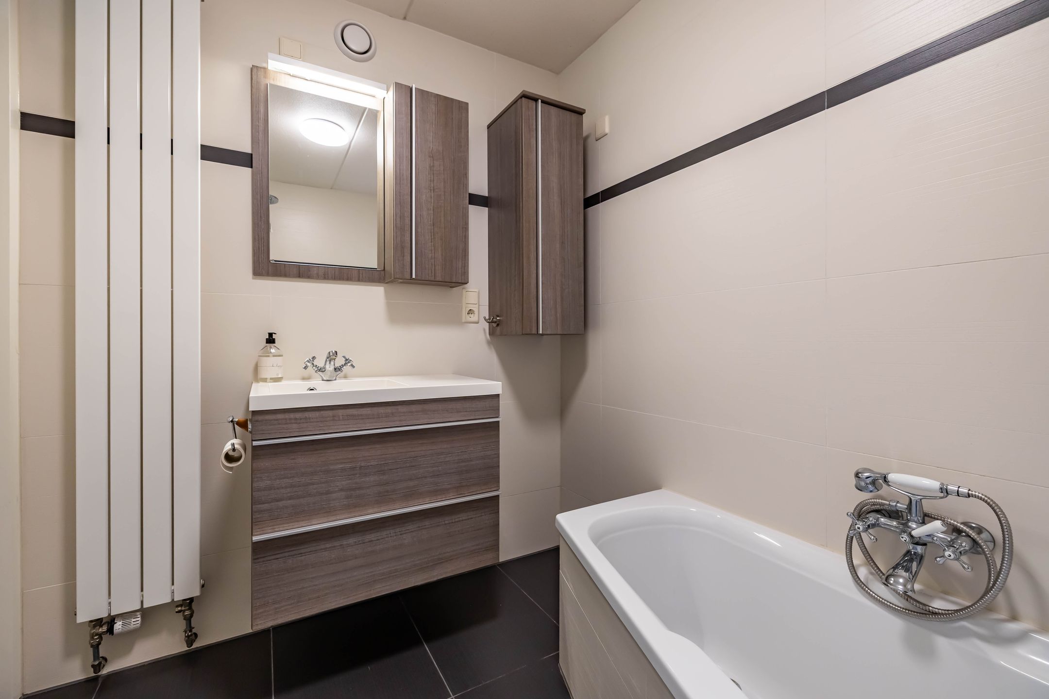 Photo 57 of Kornoeljestraat 7