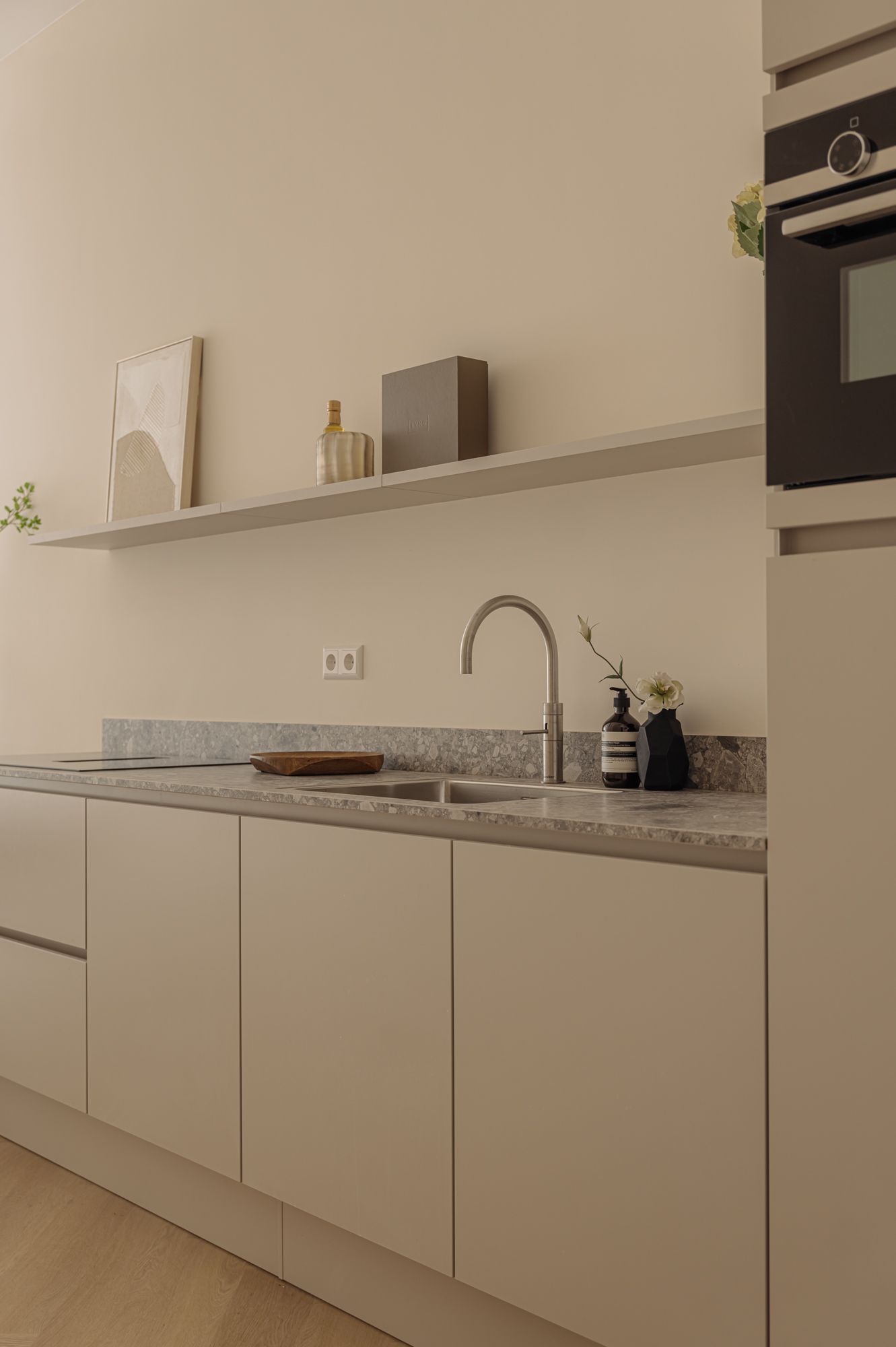 Photo 6 of Tweede Van der Helststraat 9-H