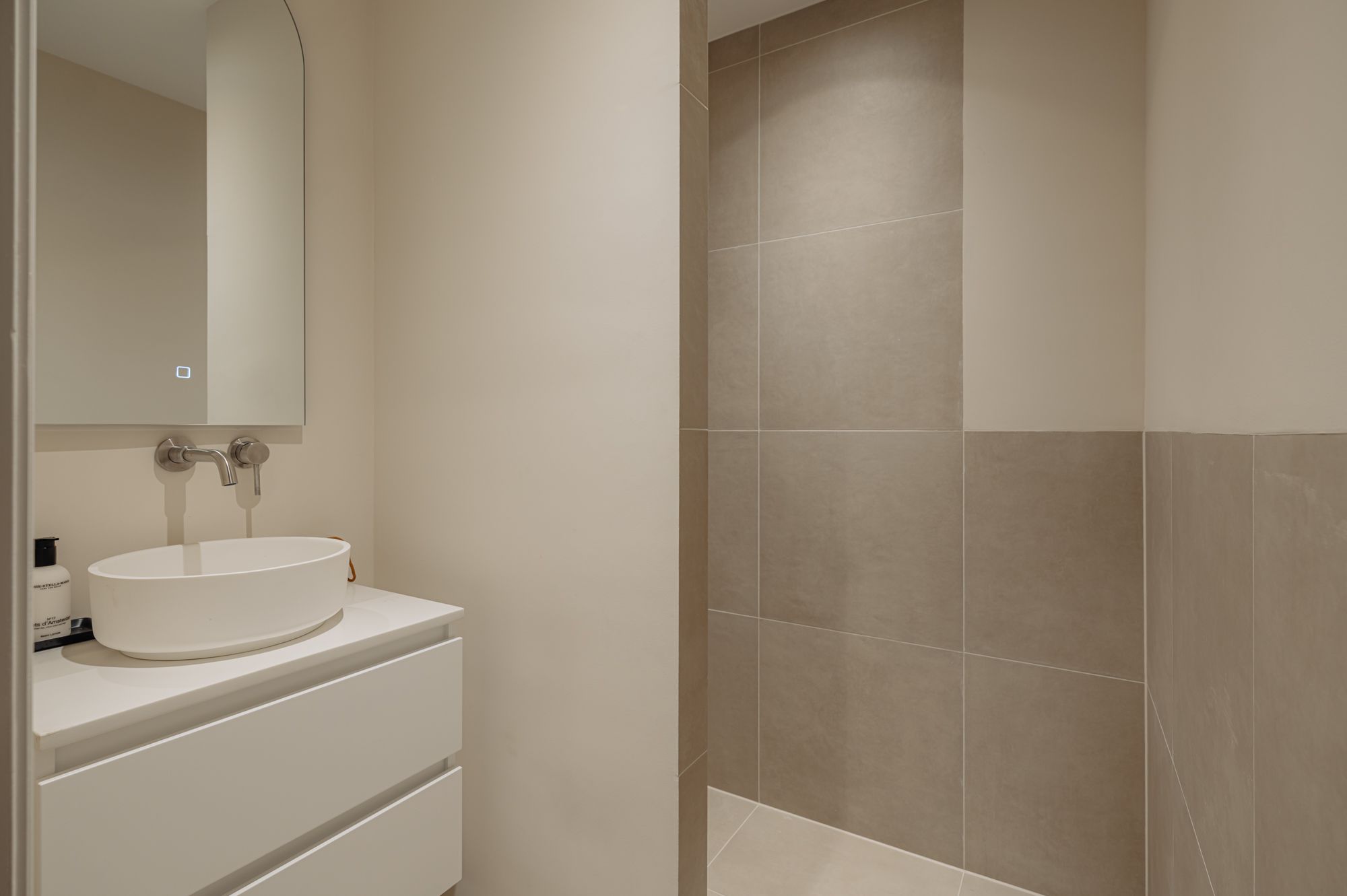 Photo 12 of Tweede Van der Helststraat 9-H