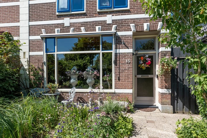 Foto 34 van Stationsweg 15