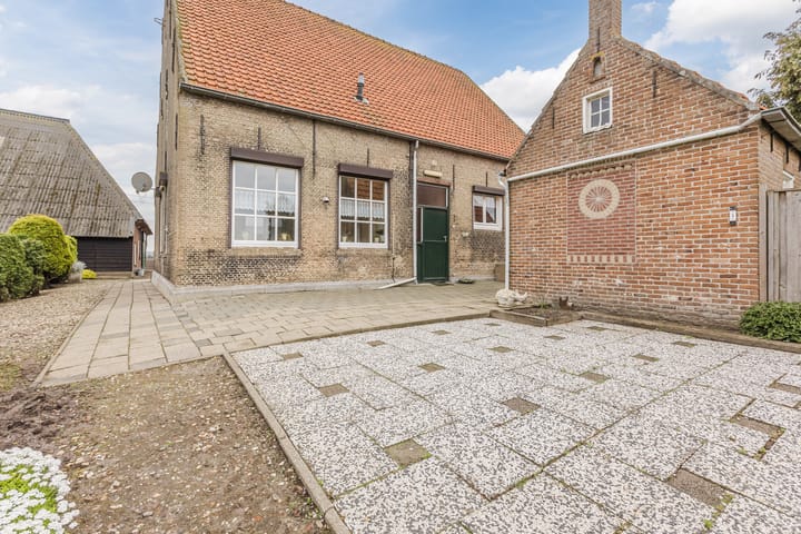 Photo 12 of Roosendaalsebaan 86