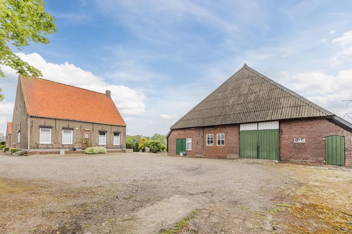 Photo 39 of Roosendaalsebaan 86