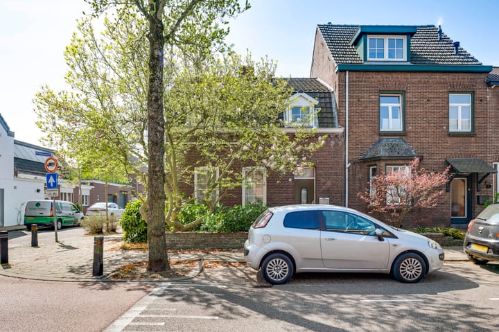 Photo 4 of Julianalaan 65