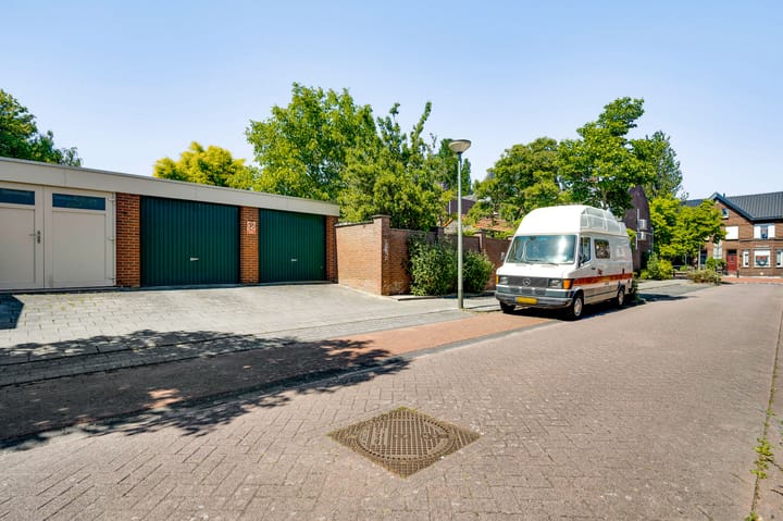 Photo 24 of Julianalaan 65