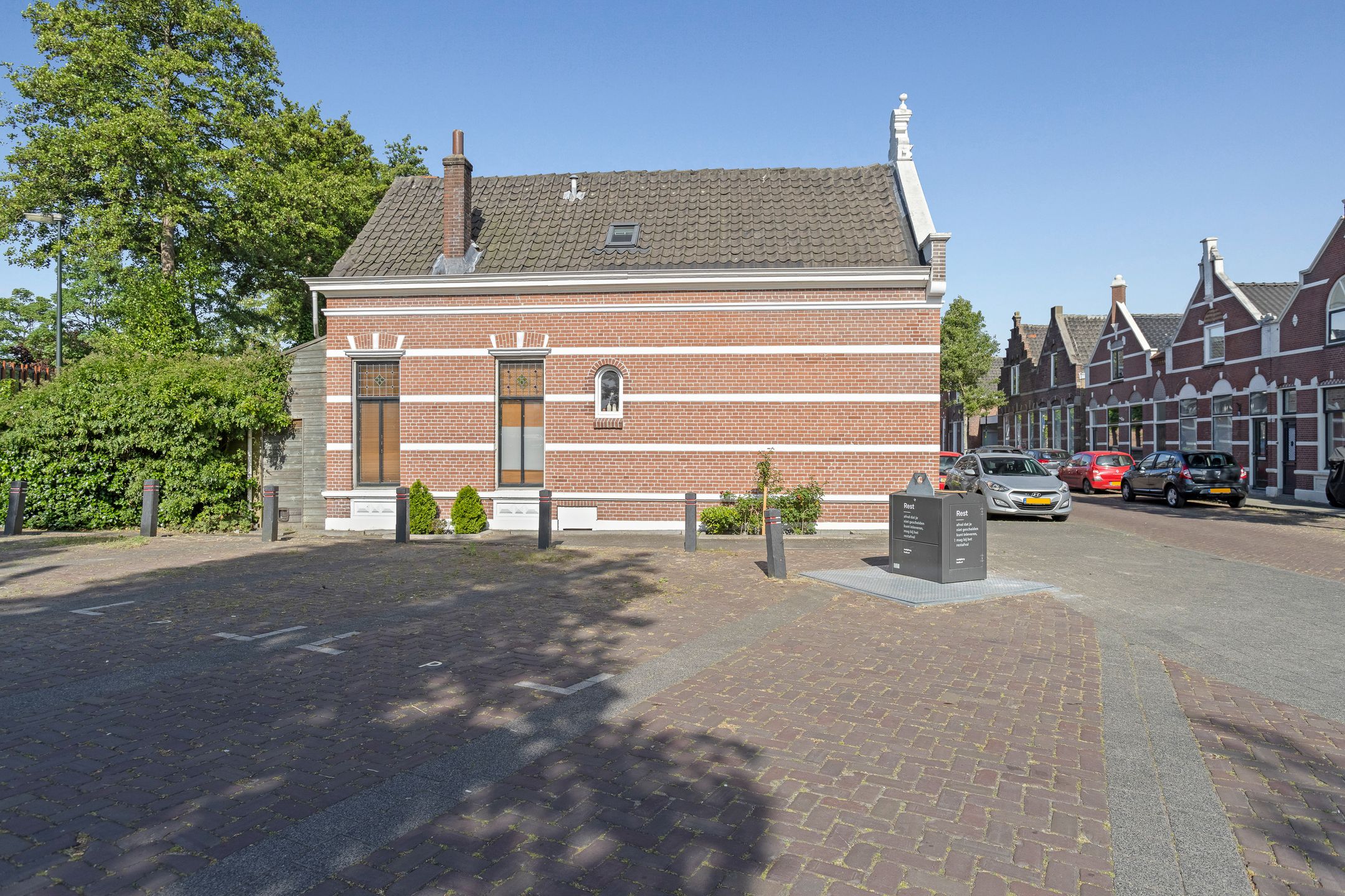 Photo 3 of Emmastraat 18