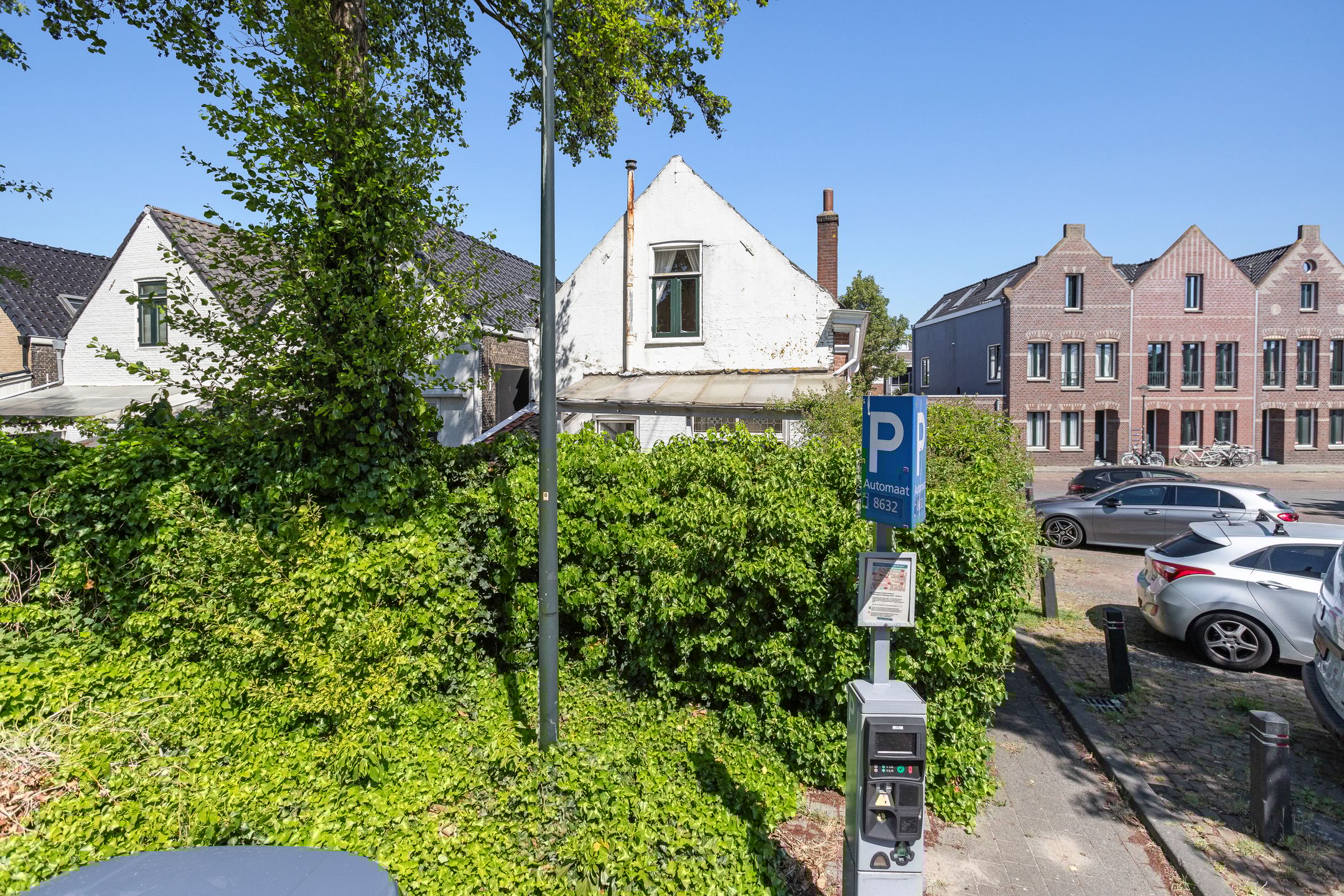Photo 24 of Emmastraat 18