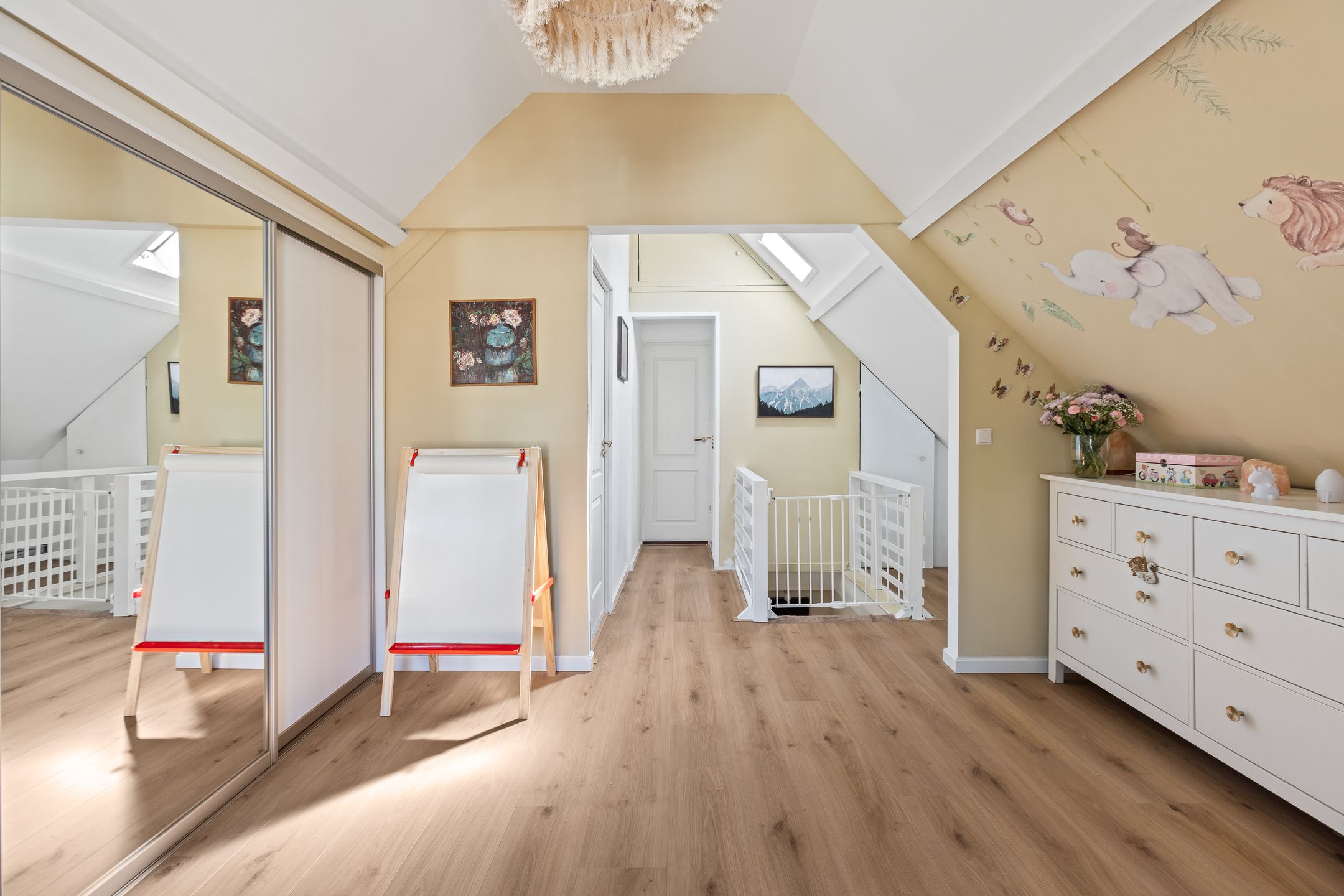 Photo 30 of Emmastraat 18