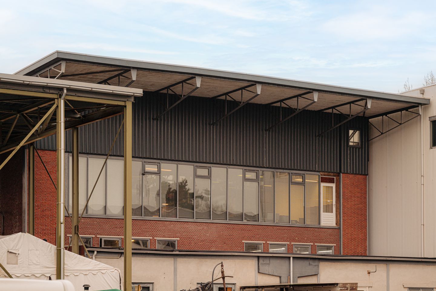 View photo 4 of Nieuwendammerdijk 536-B