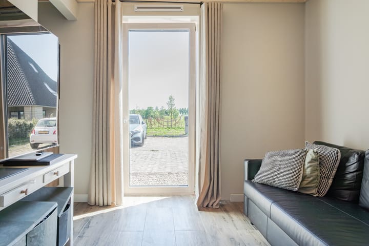 Foto 12 van Oostmijzerdijk 9-B