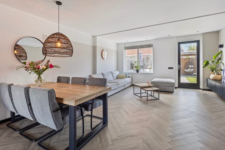 Foto 2 van Zwanenbloem 45