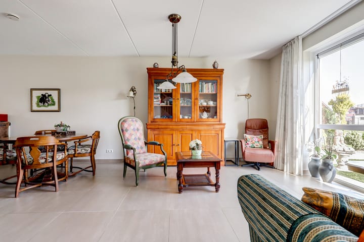 Photo 10 of Annie MG Schmidtsingel 38