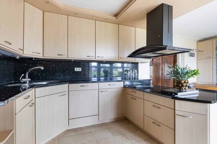 Photo 11 of Wallinga's-trije 12