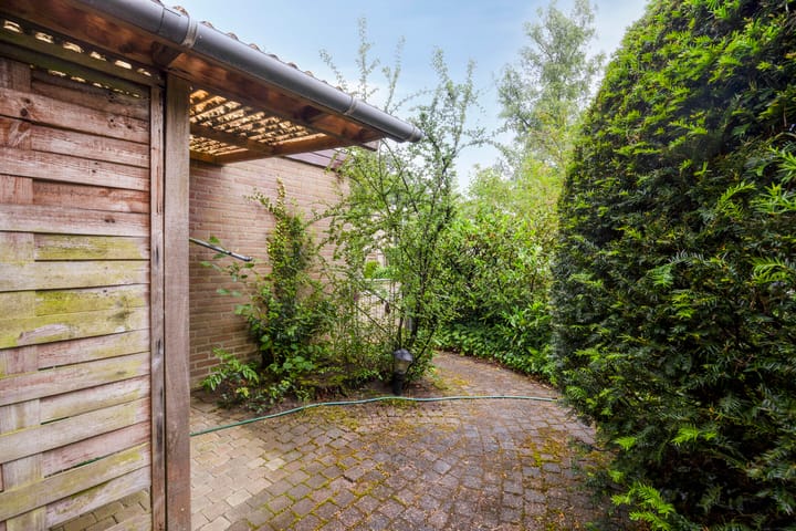 Foto 35 van Brederodestraat 7