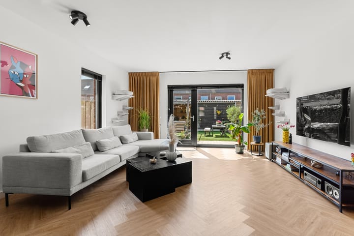 Photo 10 of Brancusistraat 22