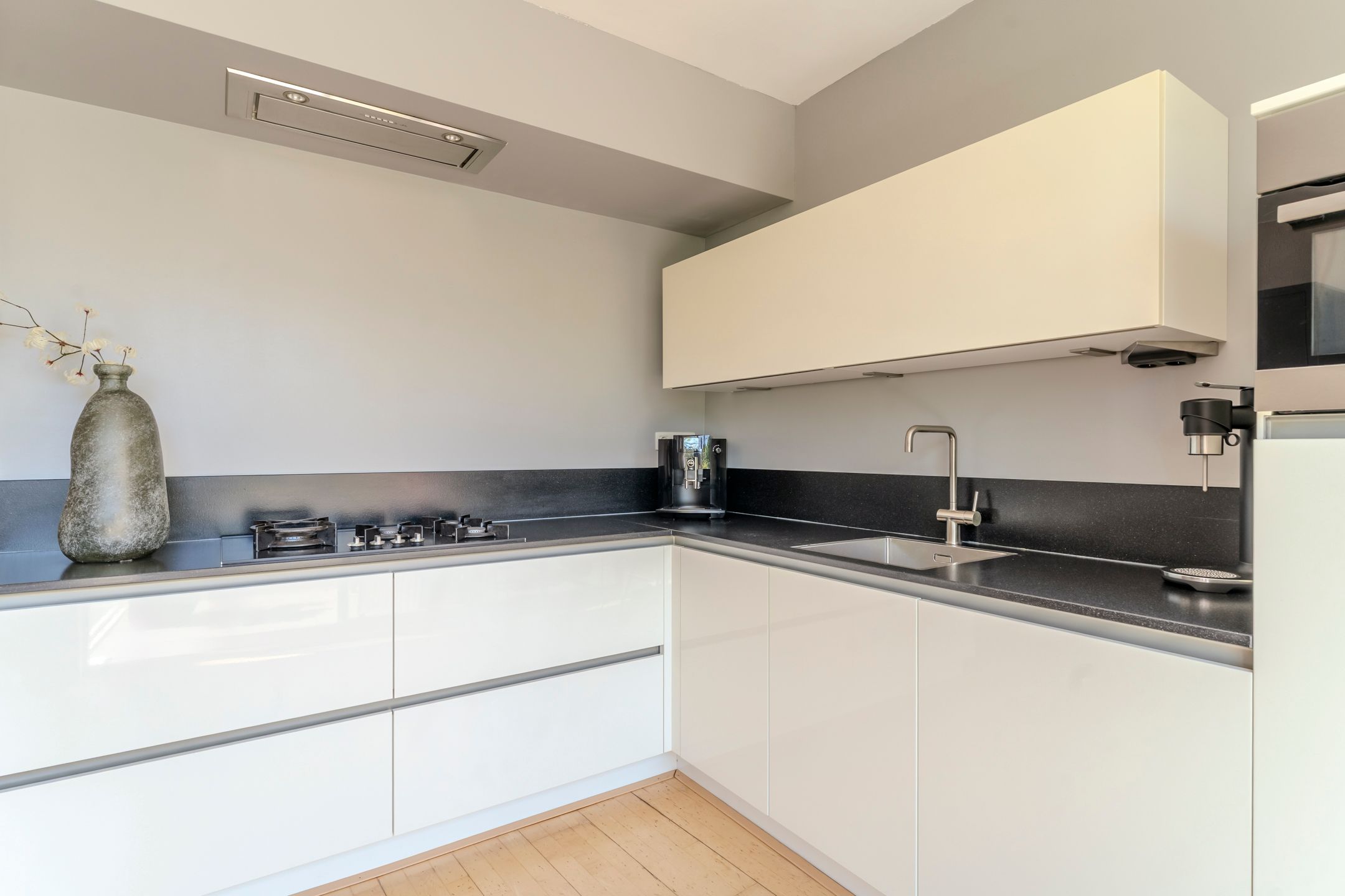 Photo 21 of Essex 19