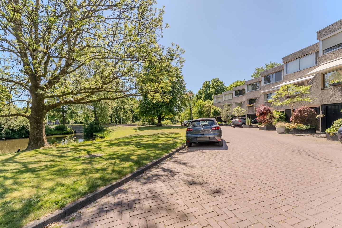 Photo 44 of Essex 19