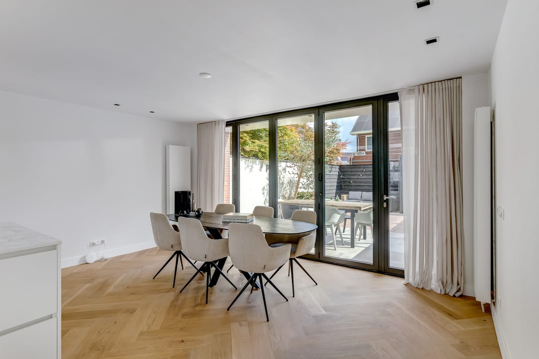 Photo 11 of Terheijdenseweg 110