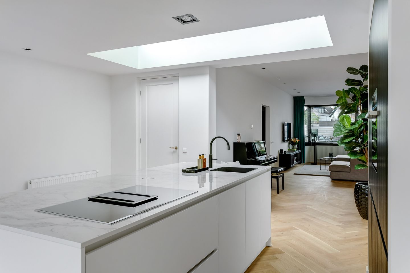 Photo 14 of Terheijdenseweg 110