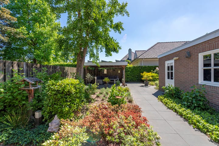 Foto 40 van Weegbree 32