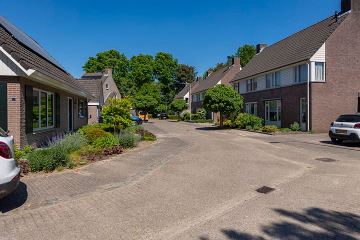 Foto 43 van Weegbree 32