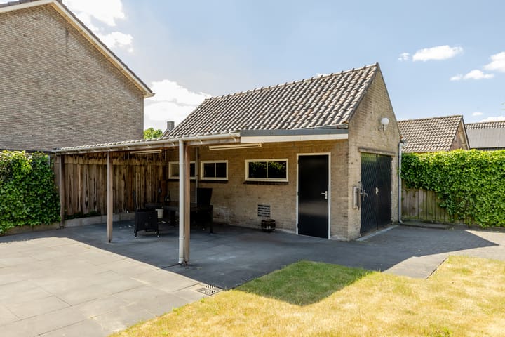 Foto 30 van Vincent van Goghstraat 1