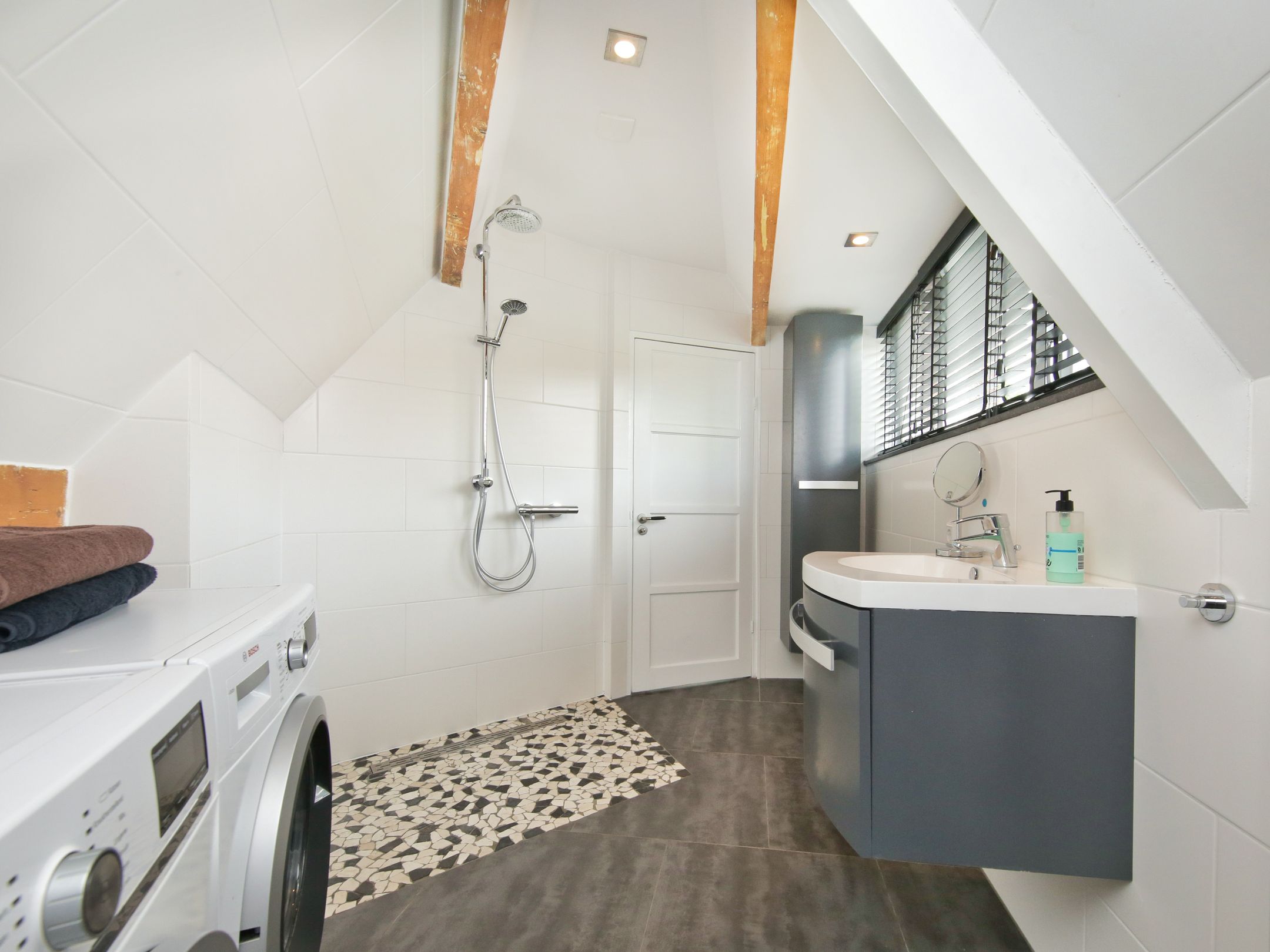 Foto 42 van Middenweg 80