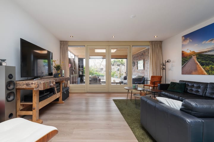 Foto 16 van Molenstraat 37