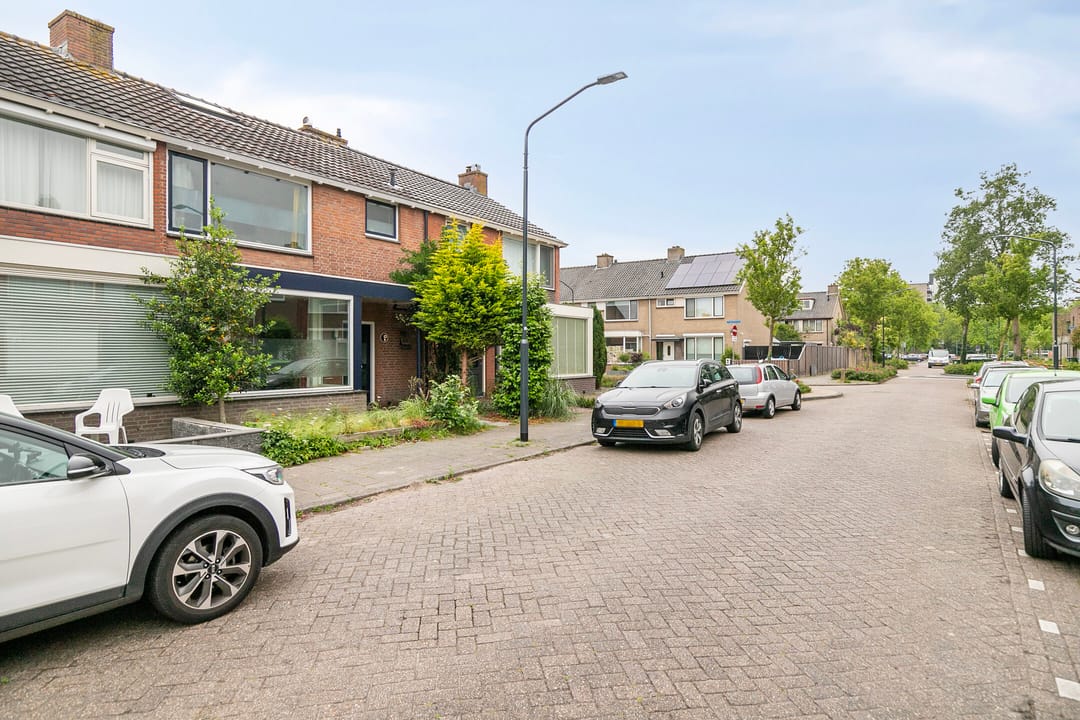 Foto 31 van Azaleastraat 16