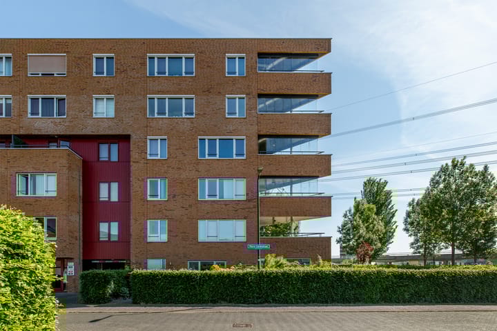 Foto 37 van Pierre Cardinstraat 54