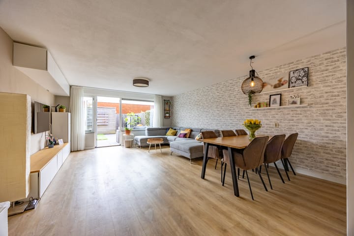 Foto 2 van Middenweg 88