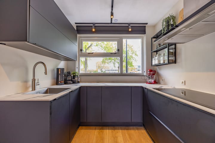 Foto 10 van Middenweg 88