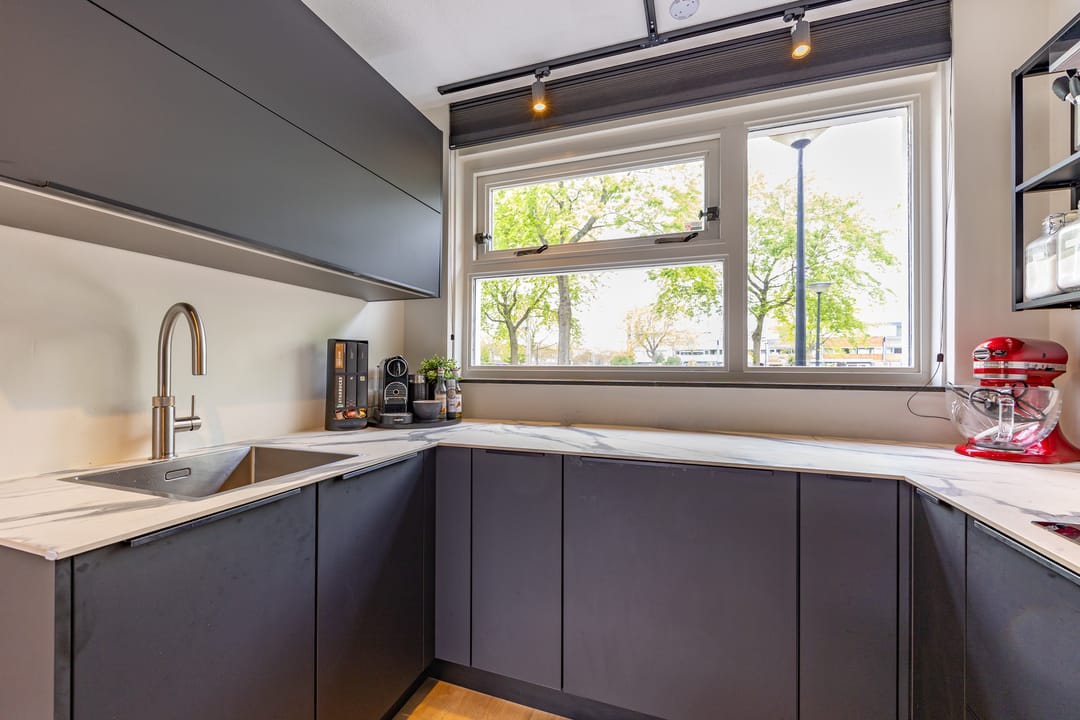 Foto 11 van Middenweg 88