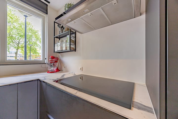 Foto 12 van Middenweg 88