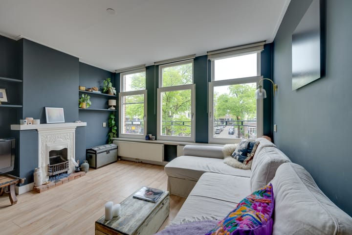 Foto 2 van Van Limburg Stirumplein 24-2