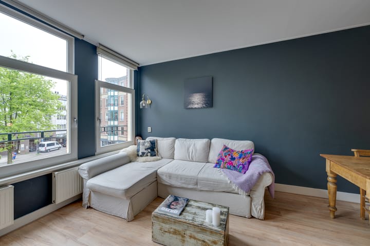 Foto 14 van Van Limburg Stirumplein 24-2